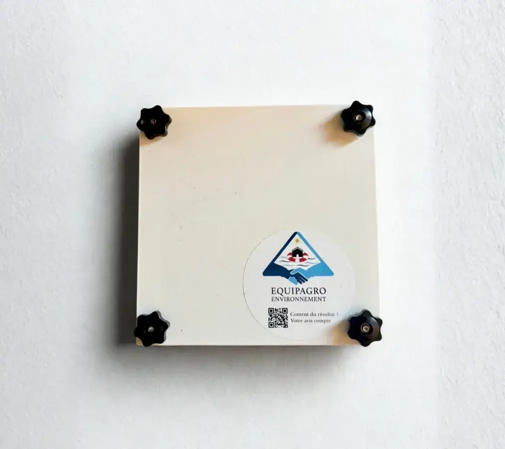 Tapa estanca instalada sobre una boca de ventilación